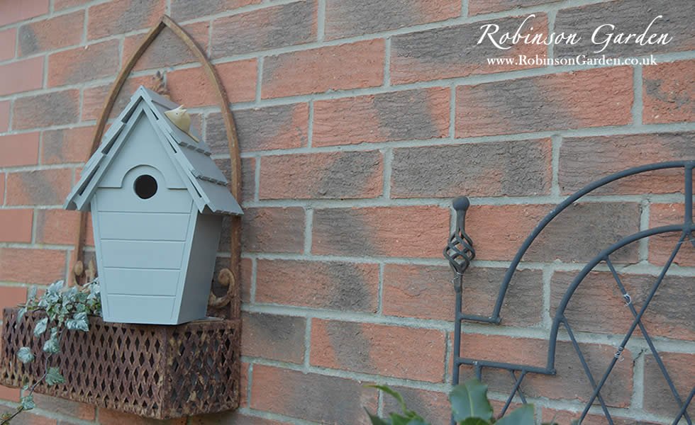 lyndhurst-bird-box-gallery-03-robinson-garden